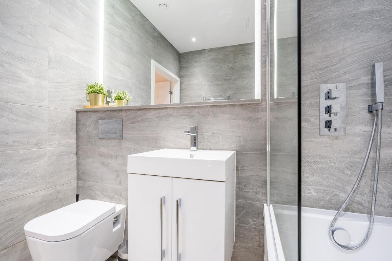 St Albans 2 Bed Luxury City Apartment, 5 Mins Walk To Train & Allocated Parking Екстериор снимка